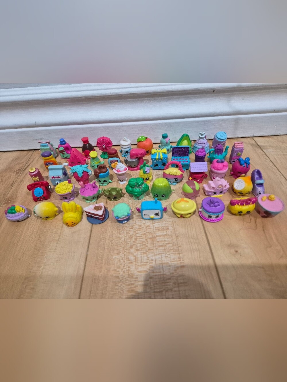 50 Shopkins (lot 1)